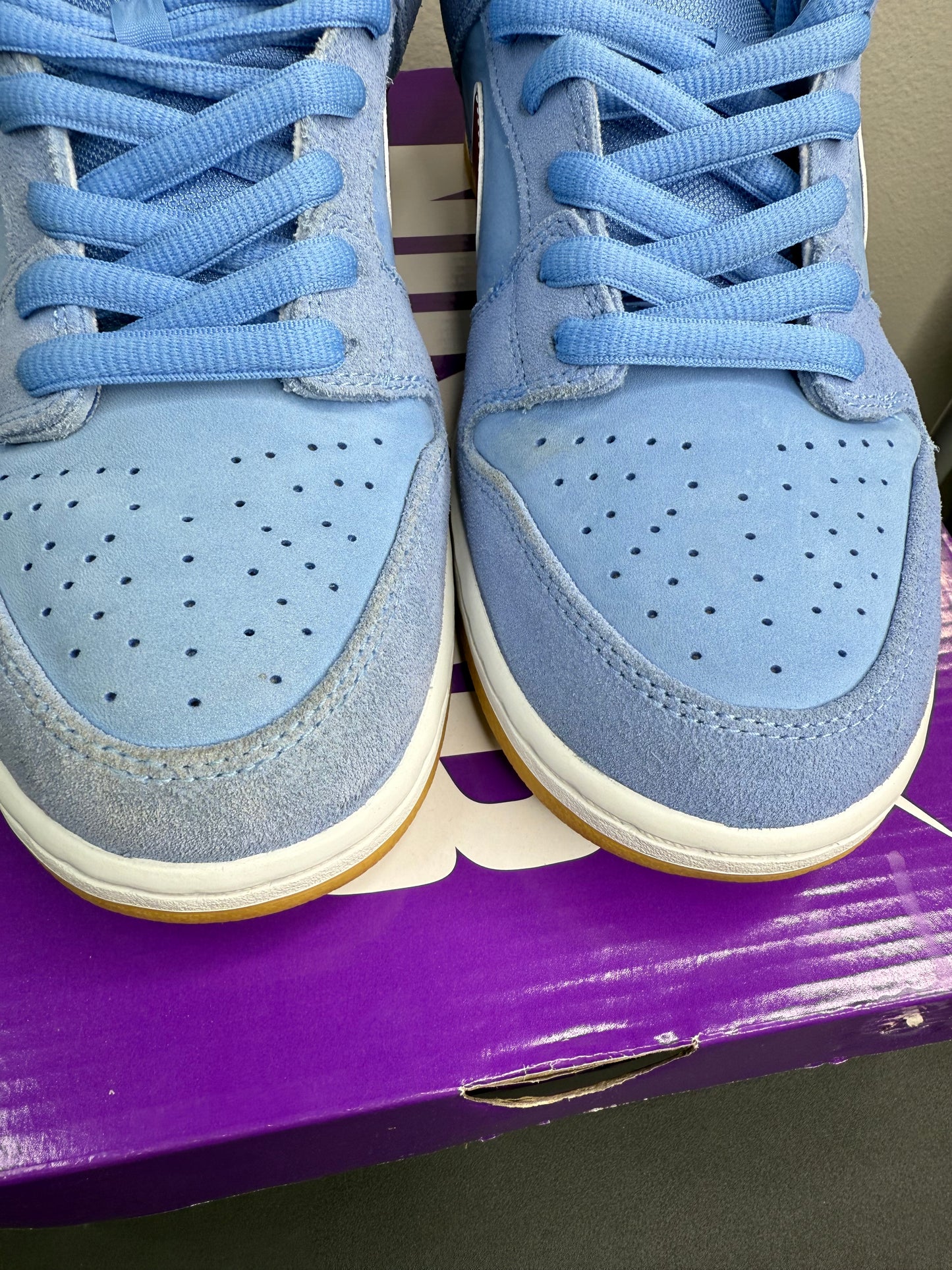 Nike SB Dunk Low “Philadelphia Phillies” (Preowned)