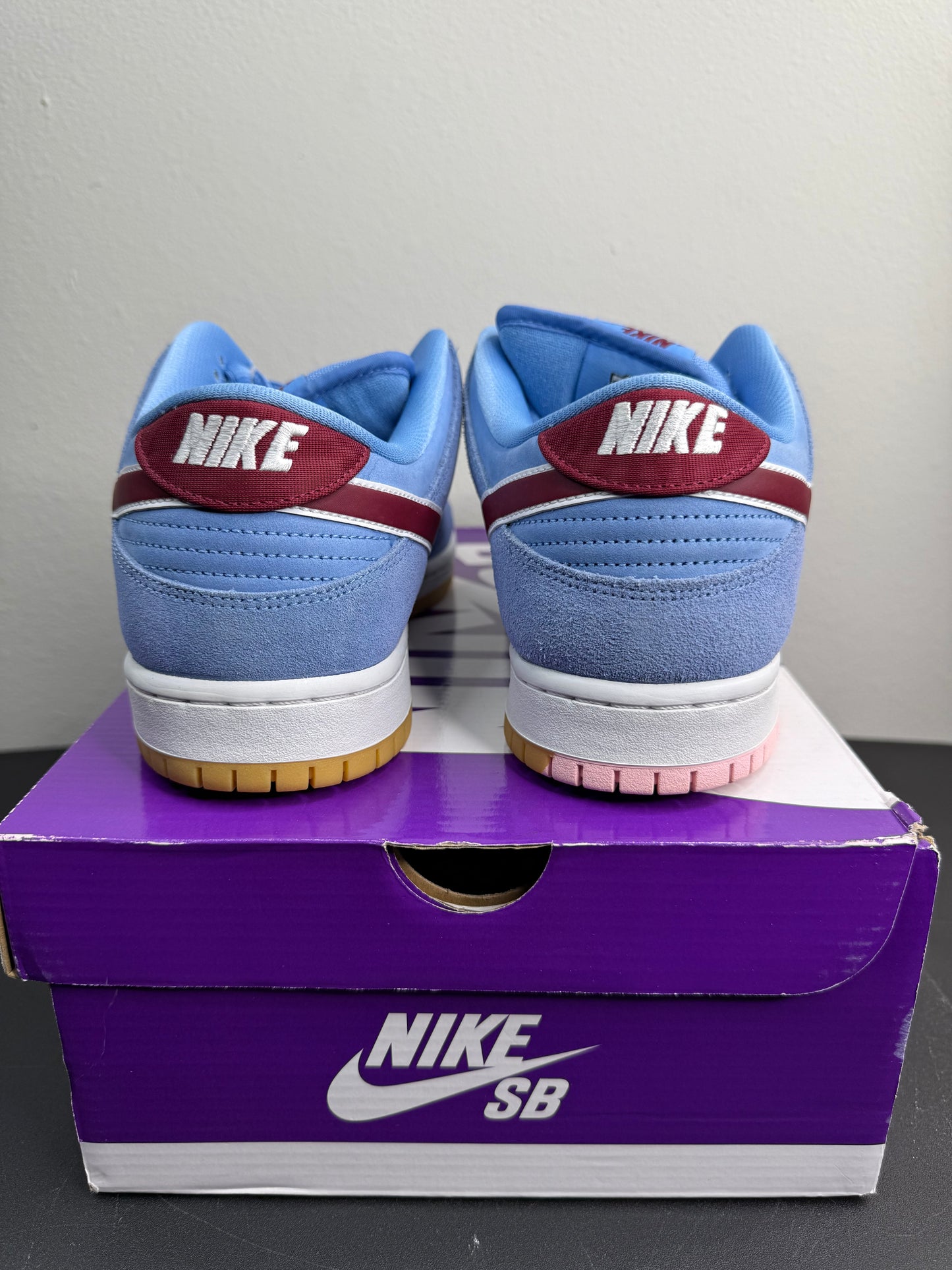 Nike SB Dunk Low “Philadelphia Phillies” (Preowned)