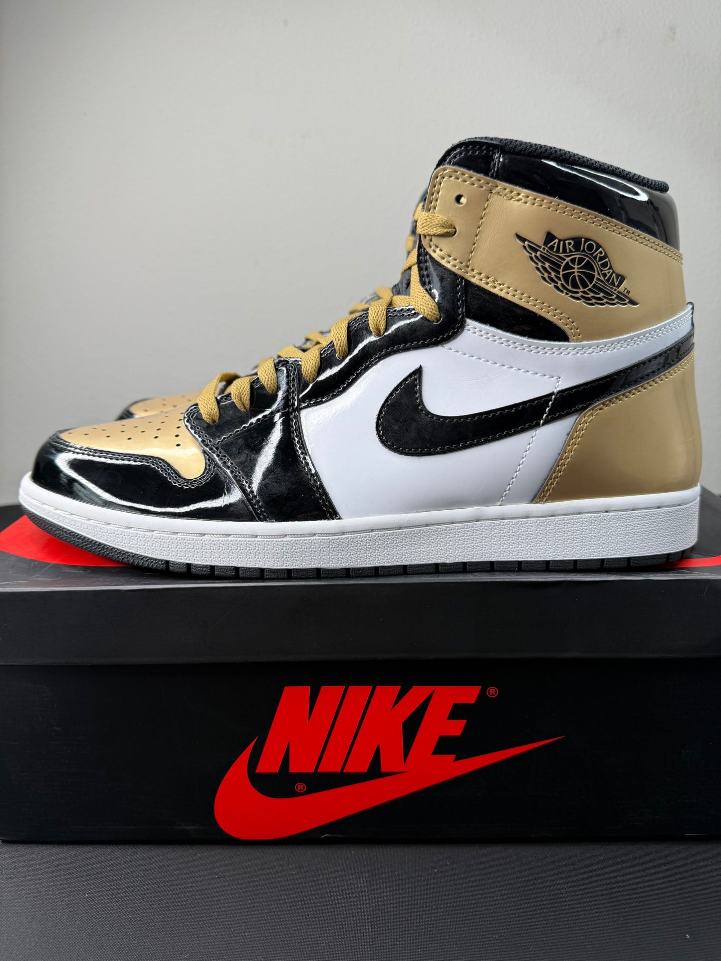 Air Jordan 1 High NRG “Patent Gold Toe” (Preowned)