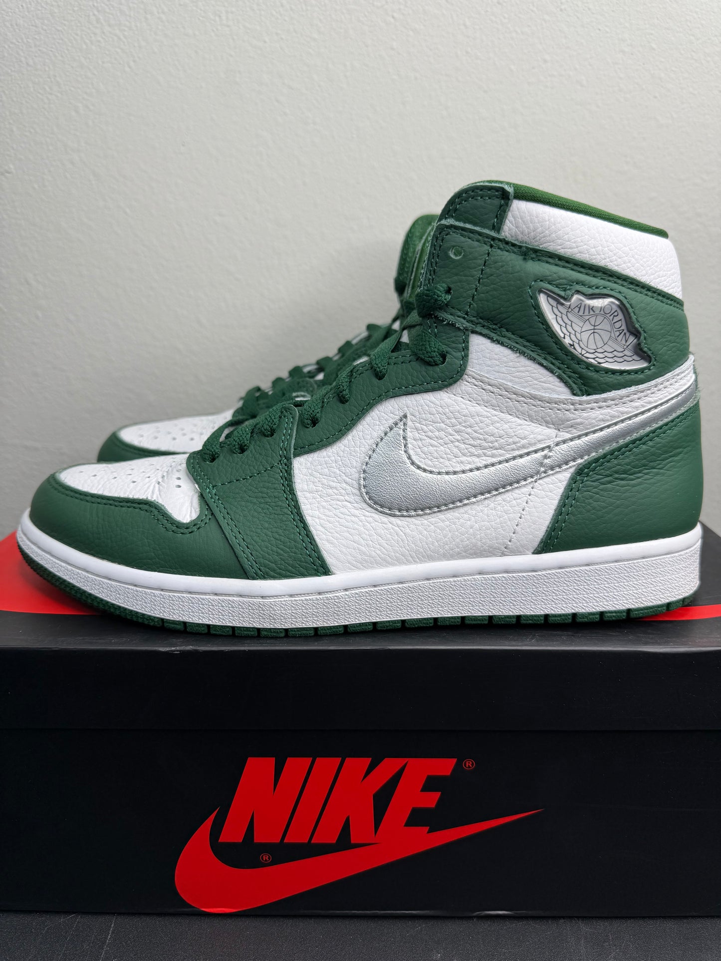 Air Jordan 1 Retro High OG “Gorge Green” (Preowned)