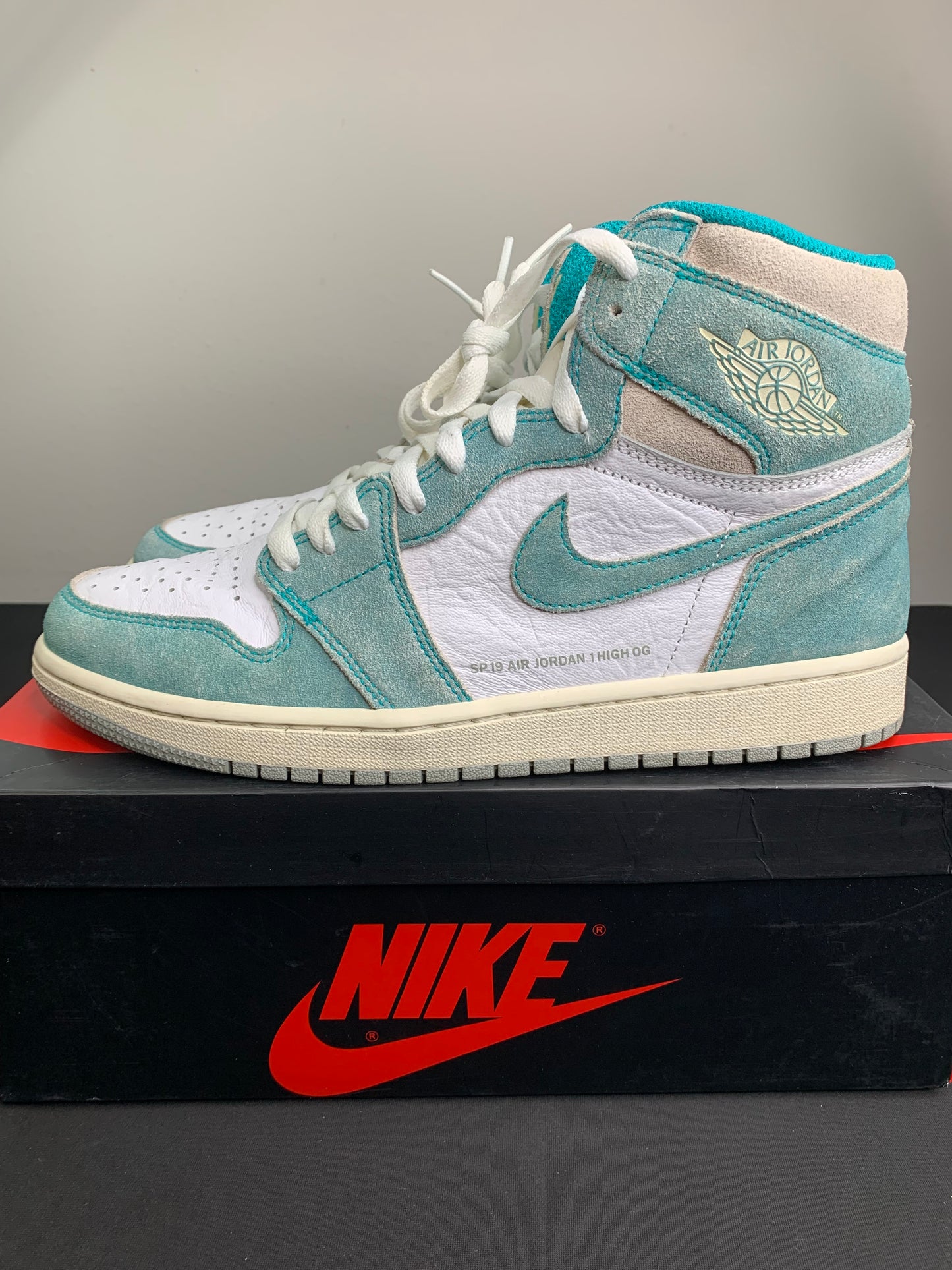 Air Jordan 1 High Retro OG “Turbo Green” (Preowned)