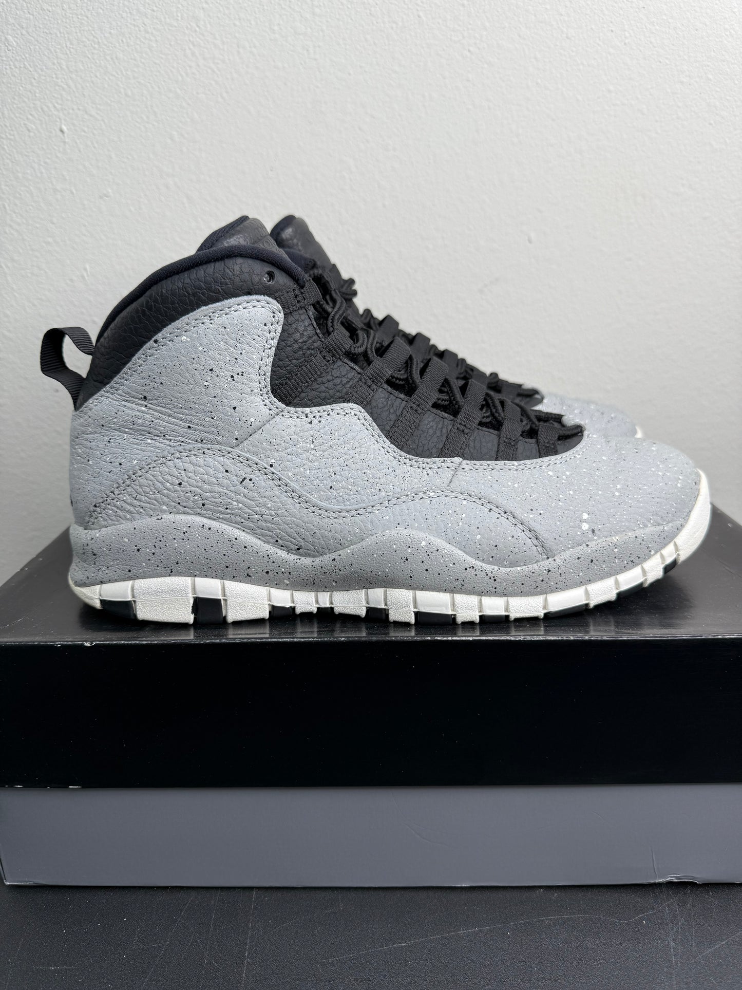 Air Jordan 10 Retro “Light Smoke Grey/Cement” (Preowned)
