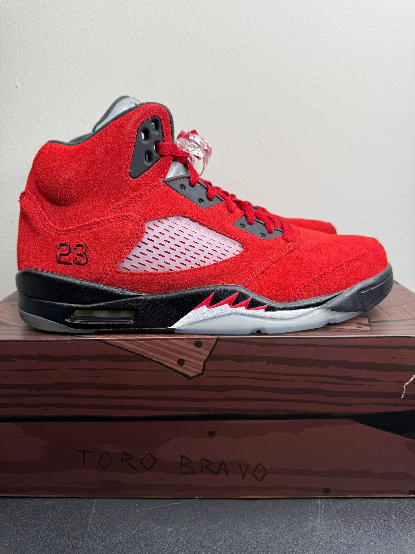 Air Jordan 5 Retro “Raging Bull” (2021) (Preowned)