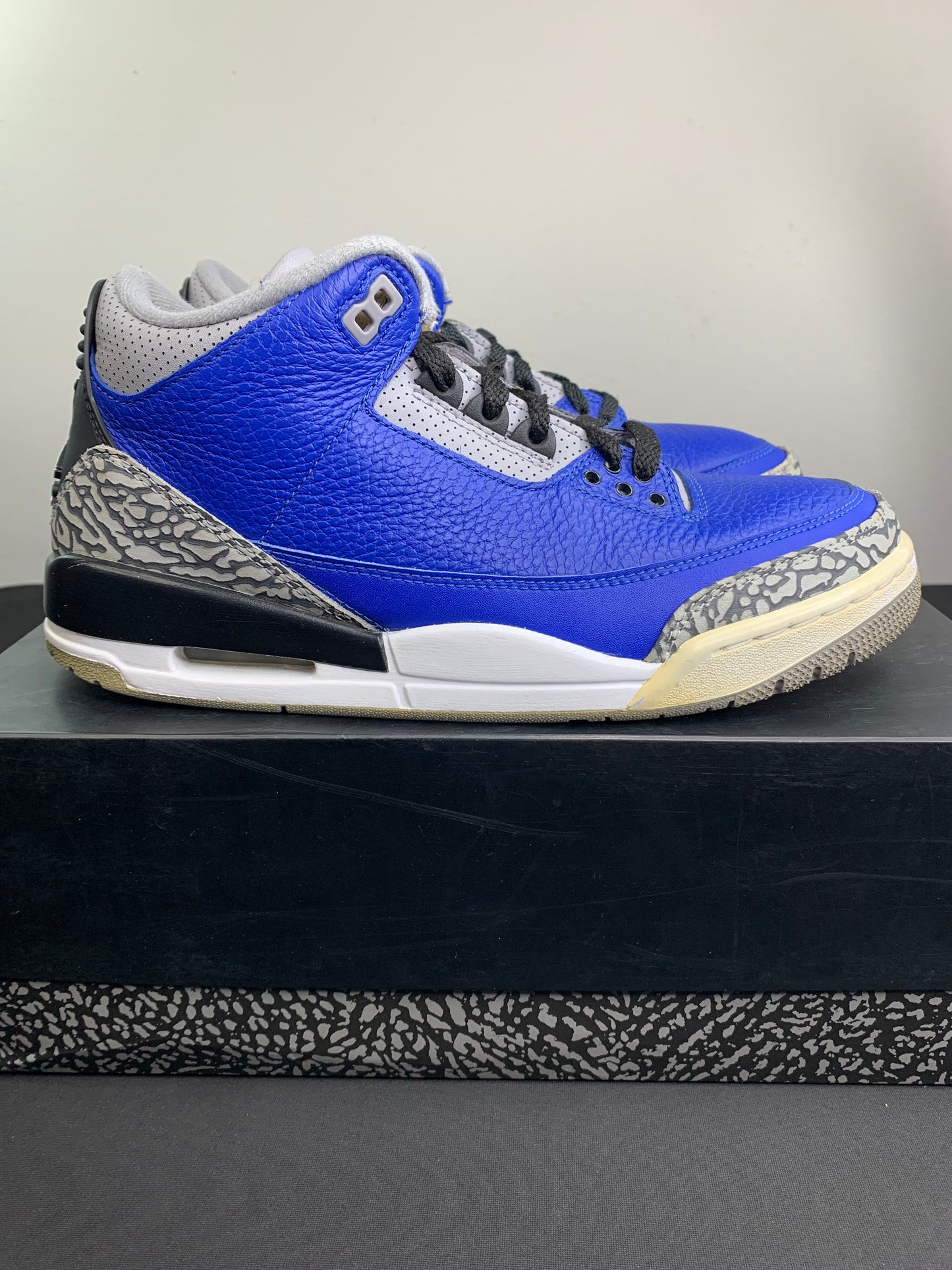Air Jordan 3 Retro “Varsity Royal” (Preowned)