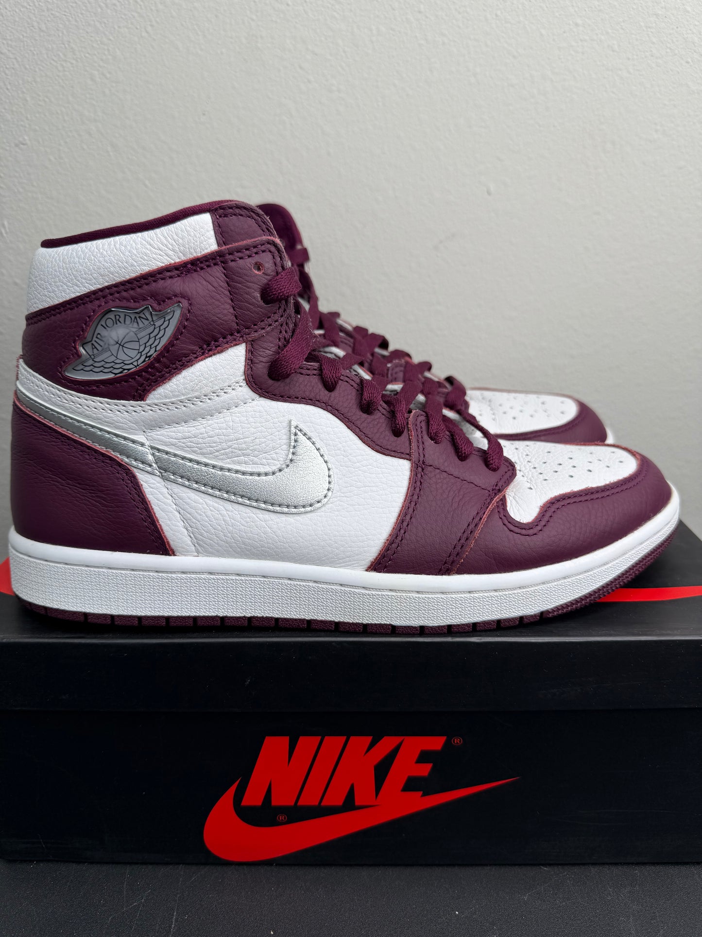 Air Jordan 1 Retro High OG “Bordeaux” (Preowned)