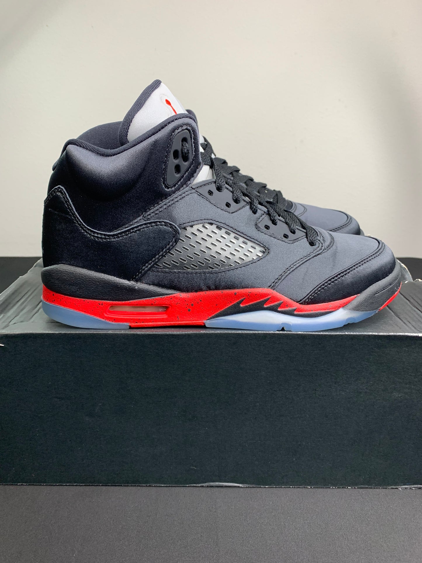 Air Jordan 5 Retro “Satin Bred” (GS) (Preowned)