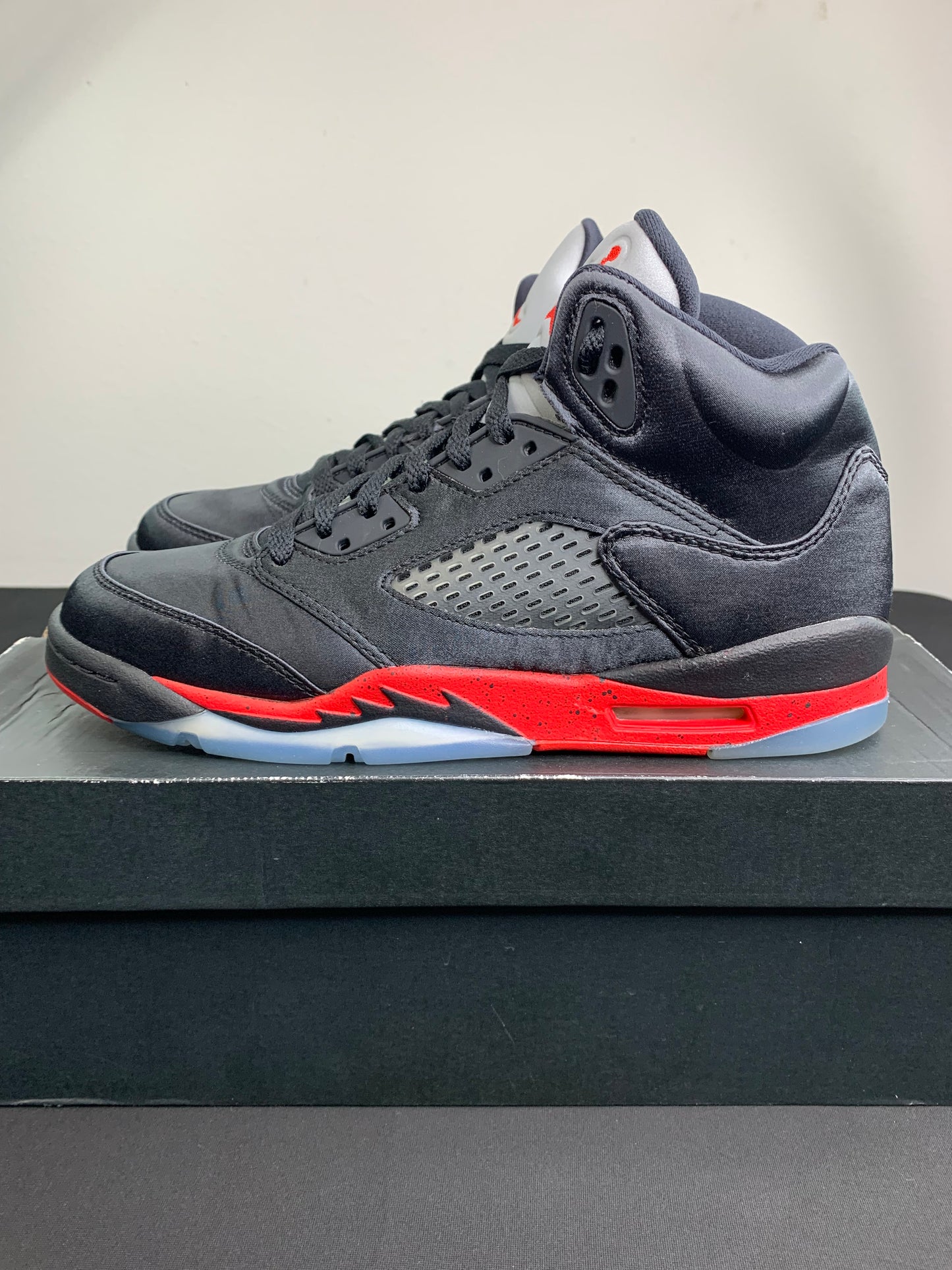 Air Jordan 5 Retro “Satin Bred” (GS) (Preowned)