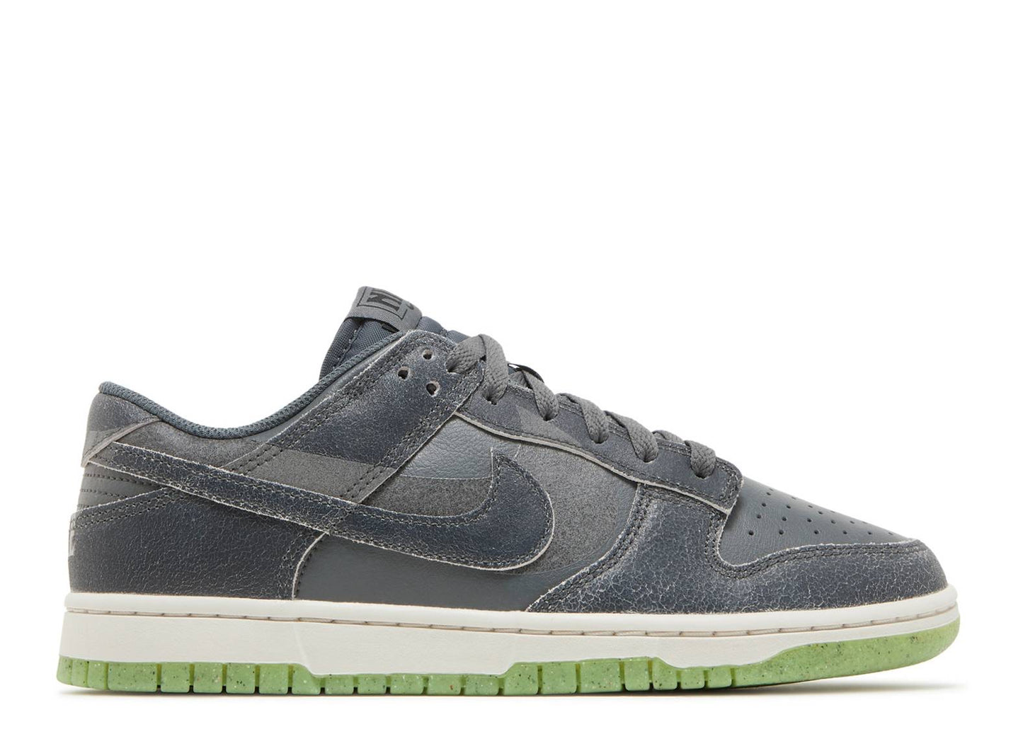 Nike Dunk Low SE “Halloween 2.0” (2022)