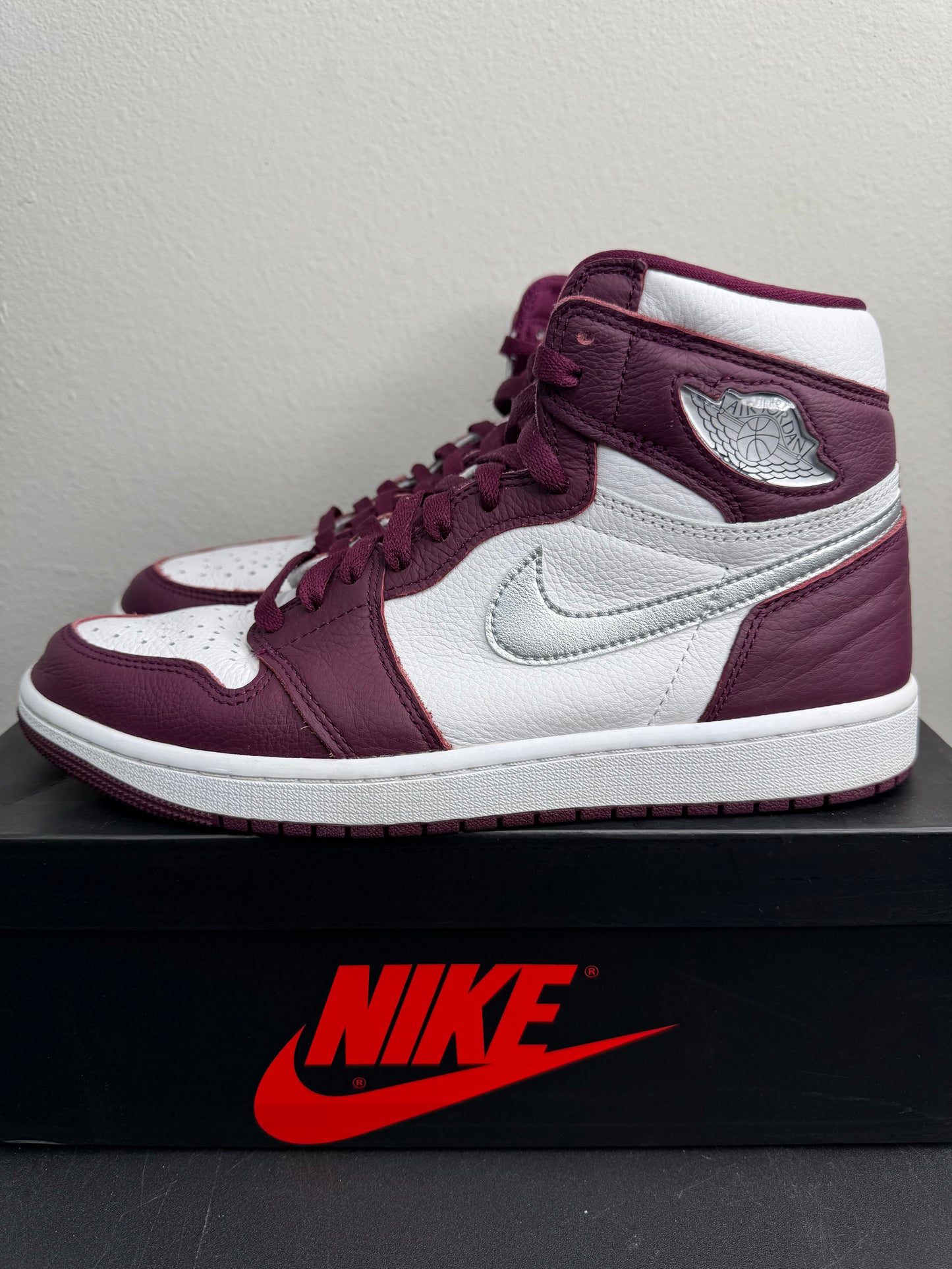 Air Jordan 1 Retro High OG “Bordeaux” (Preowned)