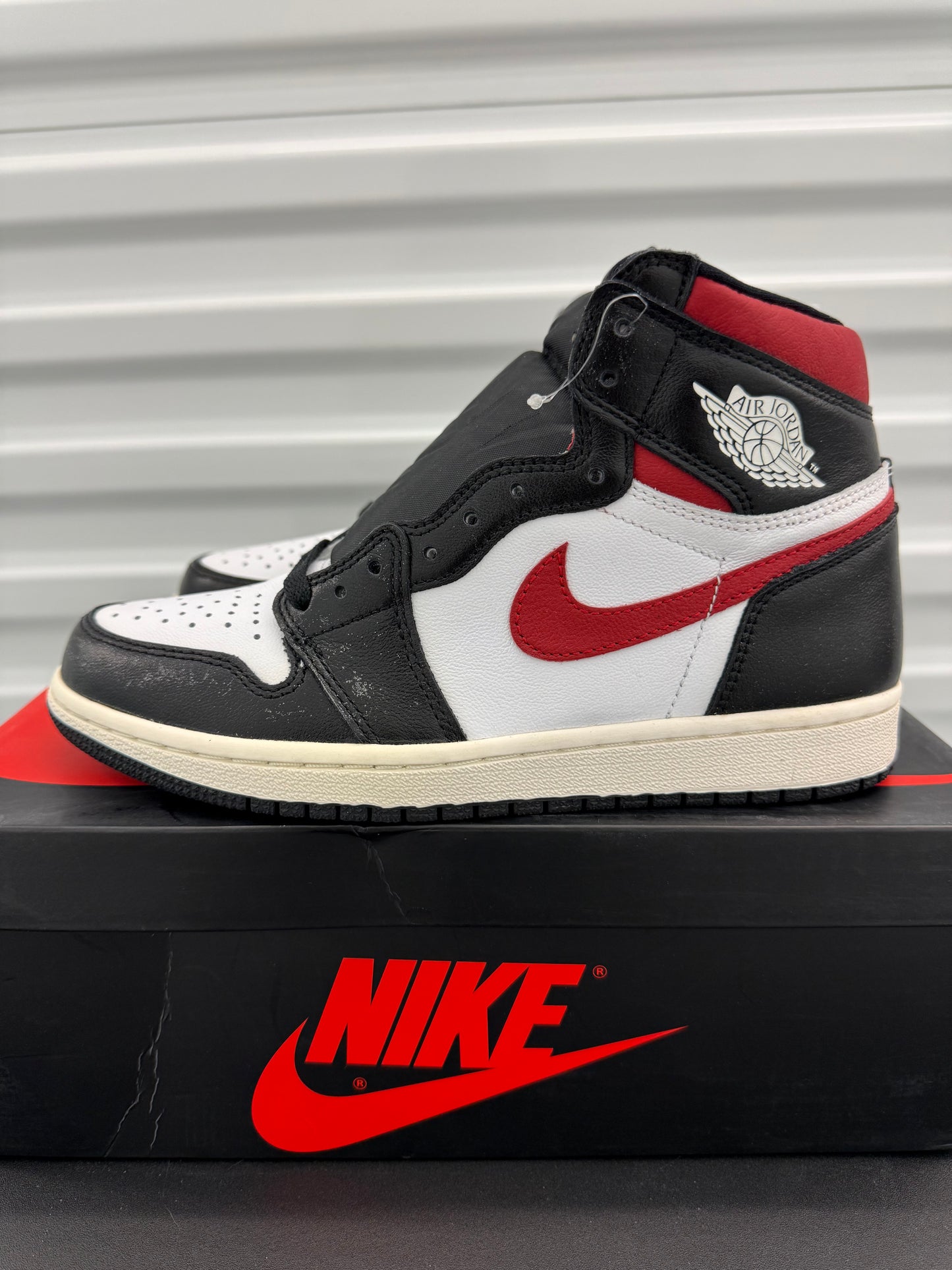 Air Jordan 1 Retro High OG “Gym Red” (2019)