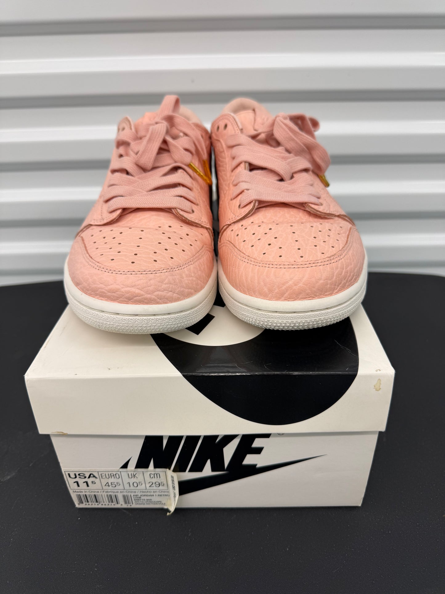 Air Jordan 1 Low Retro Swooshless “Artic Orange” (Preowned)