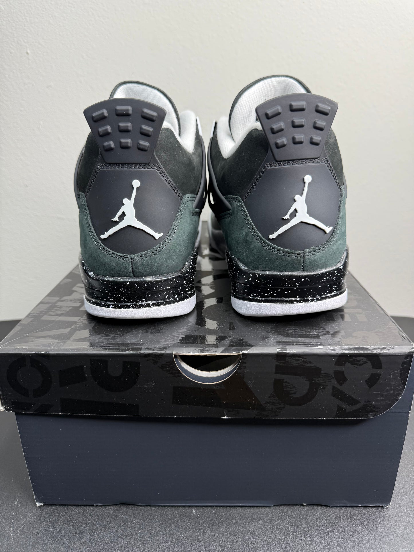 Air Jordan 4 Retro “Fear” (2024) (Preowned)