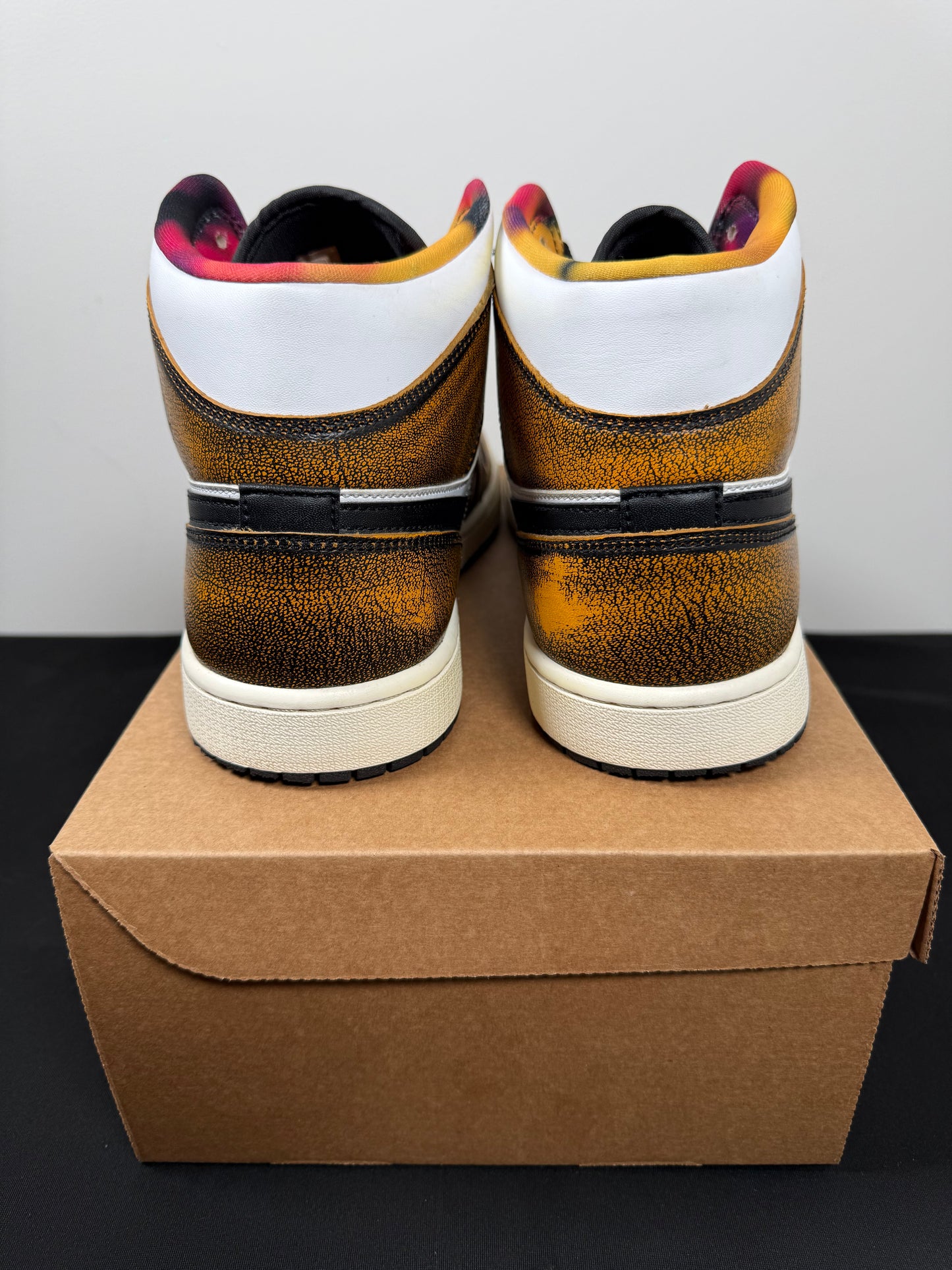Air Jordan 1 Mid SE “Orange Wear-Away” (Preowned)
