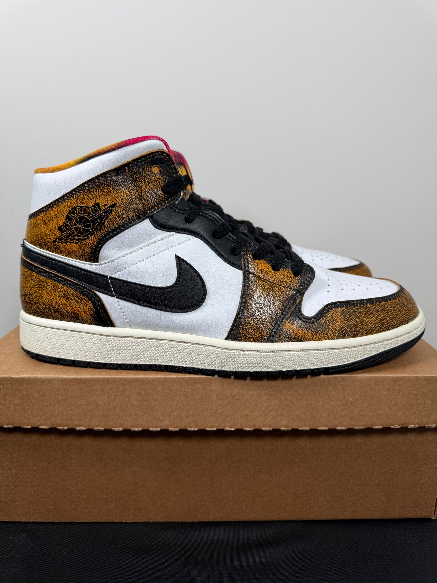 Air Jordan 1 Mid SE “Orange Wear-Away” (Preowned)