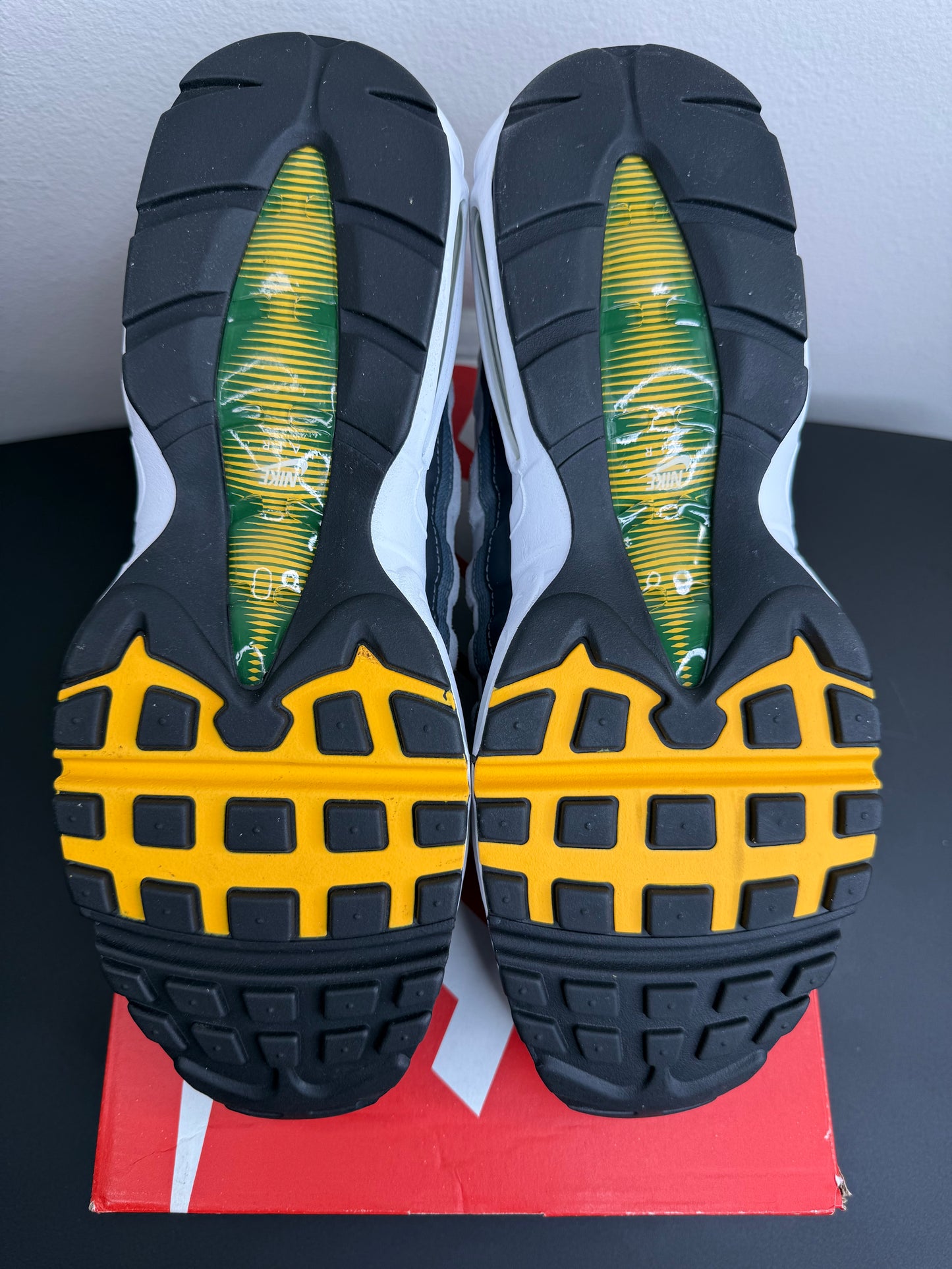 Nike Air Max 95 “Pure Platinum/Gorge Green” (Preowned)