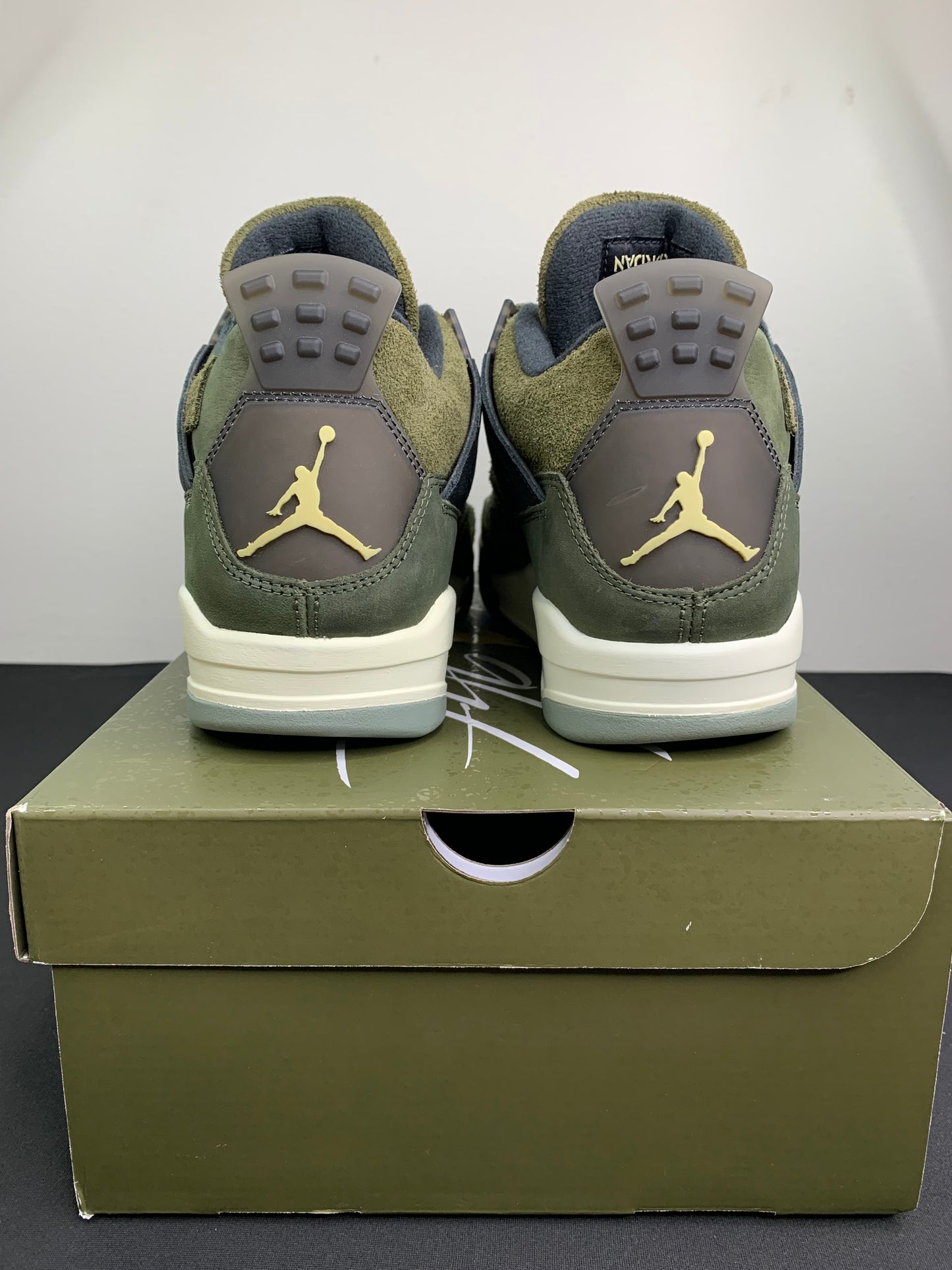 Air Jordan 4 Retro SE “Craft Olive” (Preowned)