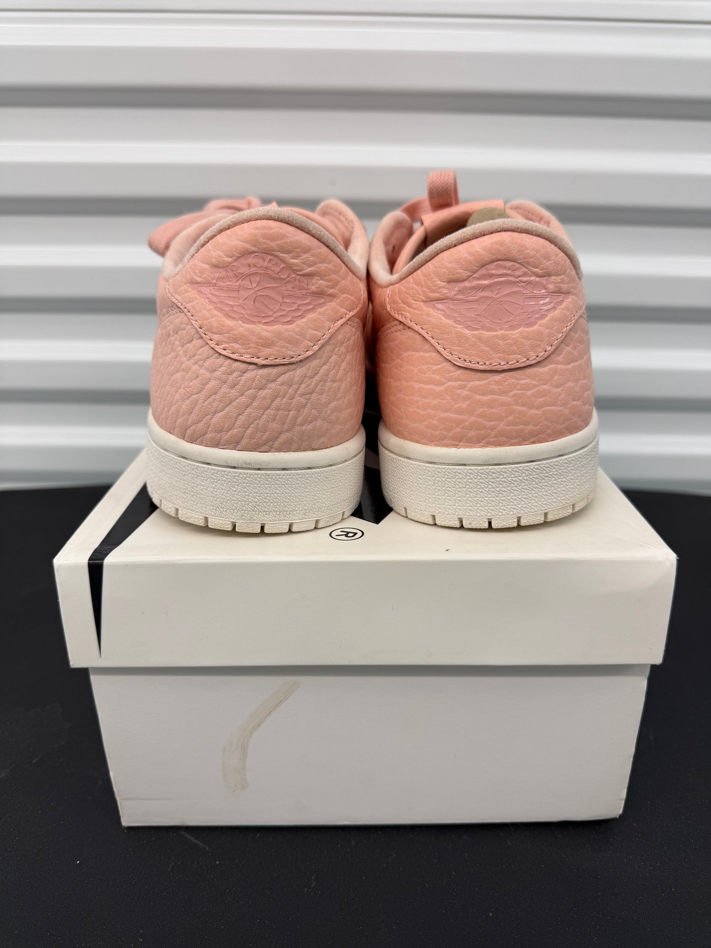 Air Jordan 1 Low Retro Swooshless “Artic Orange” (Preowned)