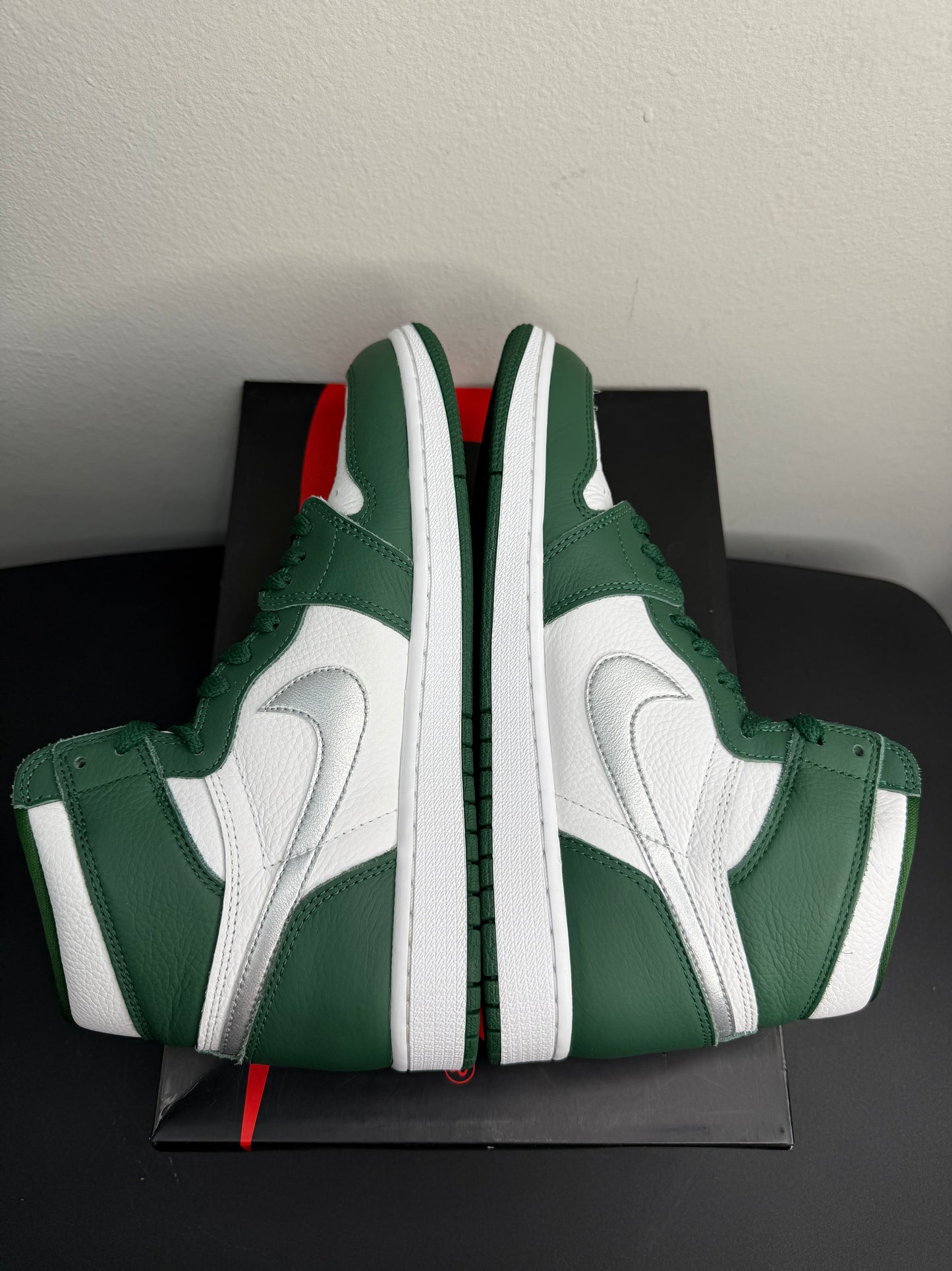 Air Jordan 1 Retro High OG “Gorge Green” (Preowned)