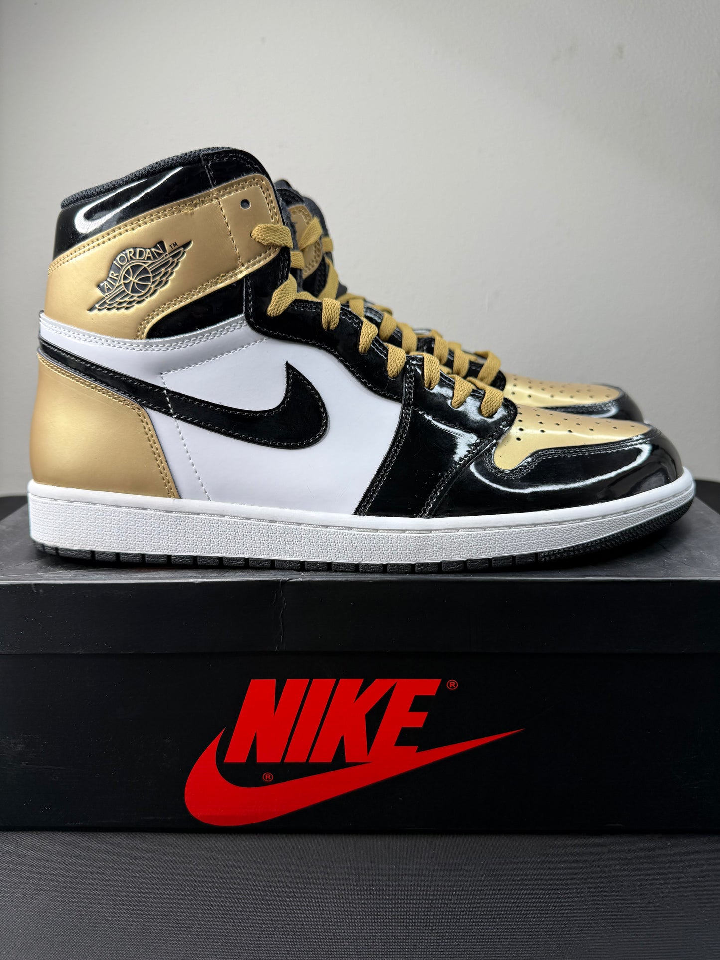 Air Jordan 1 High NRG “Patent Gold Toe” (Preowned)