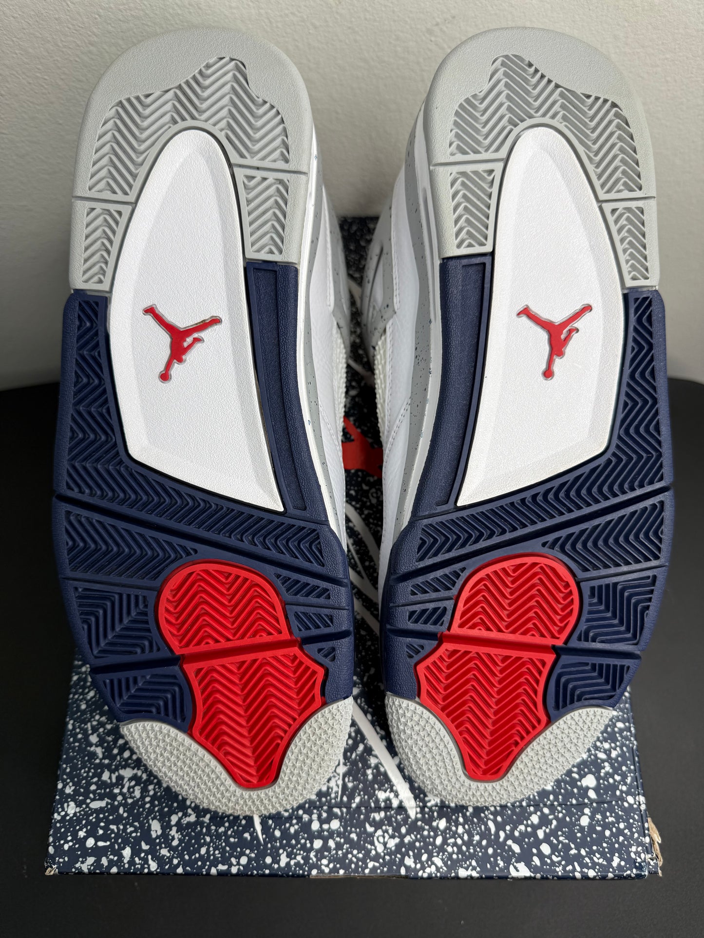 Air Jordan 4 Retro “Midnight Navy” (Preowned)