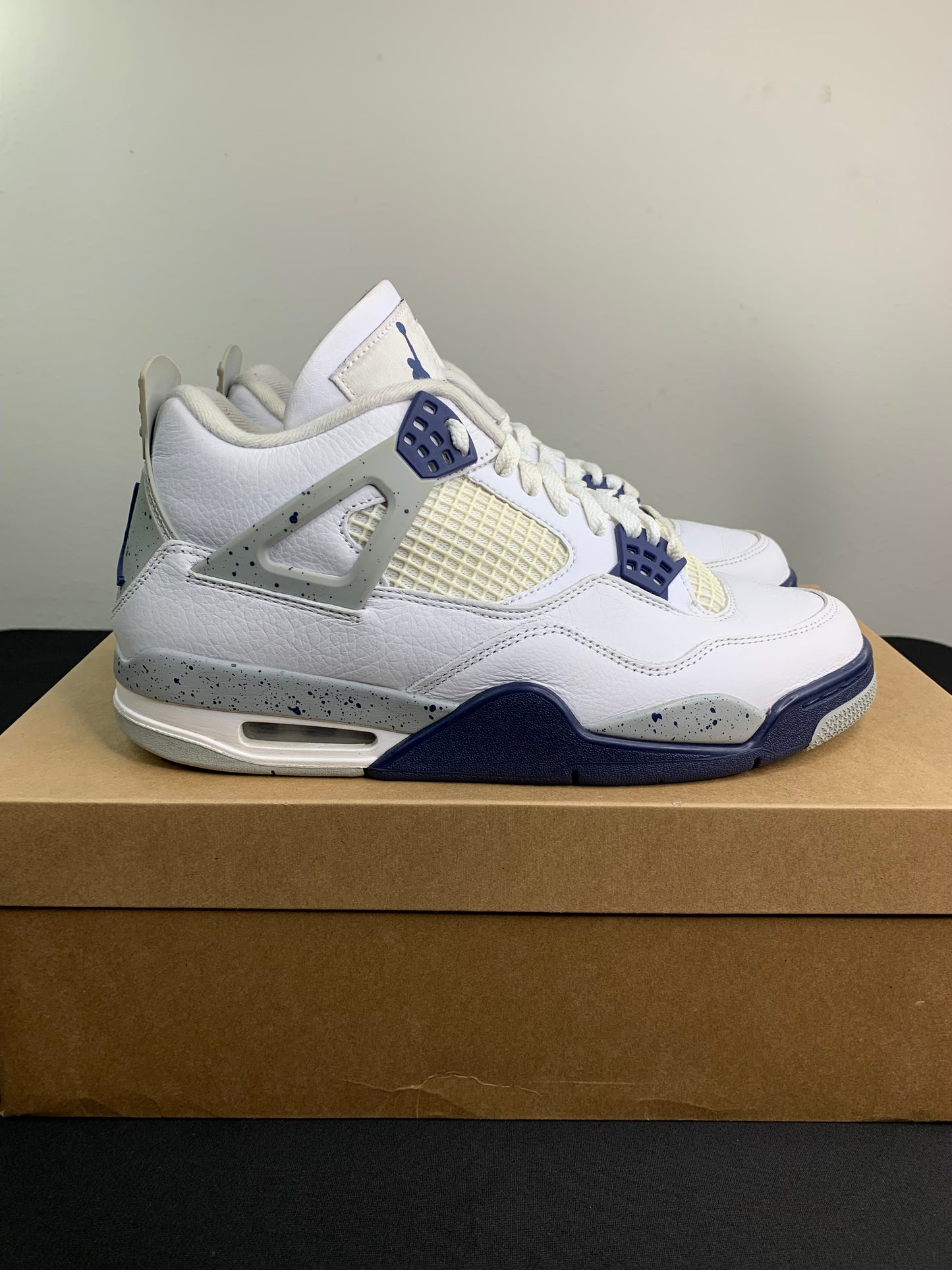 Air Jordan 4 Retro “Midnight Navy” (Preowned)