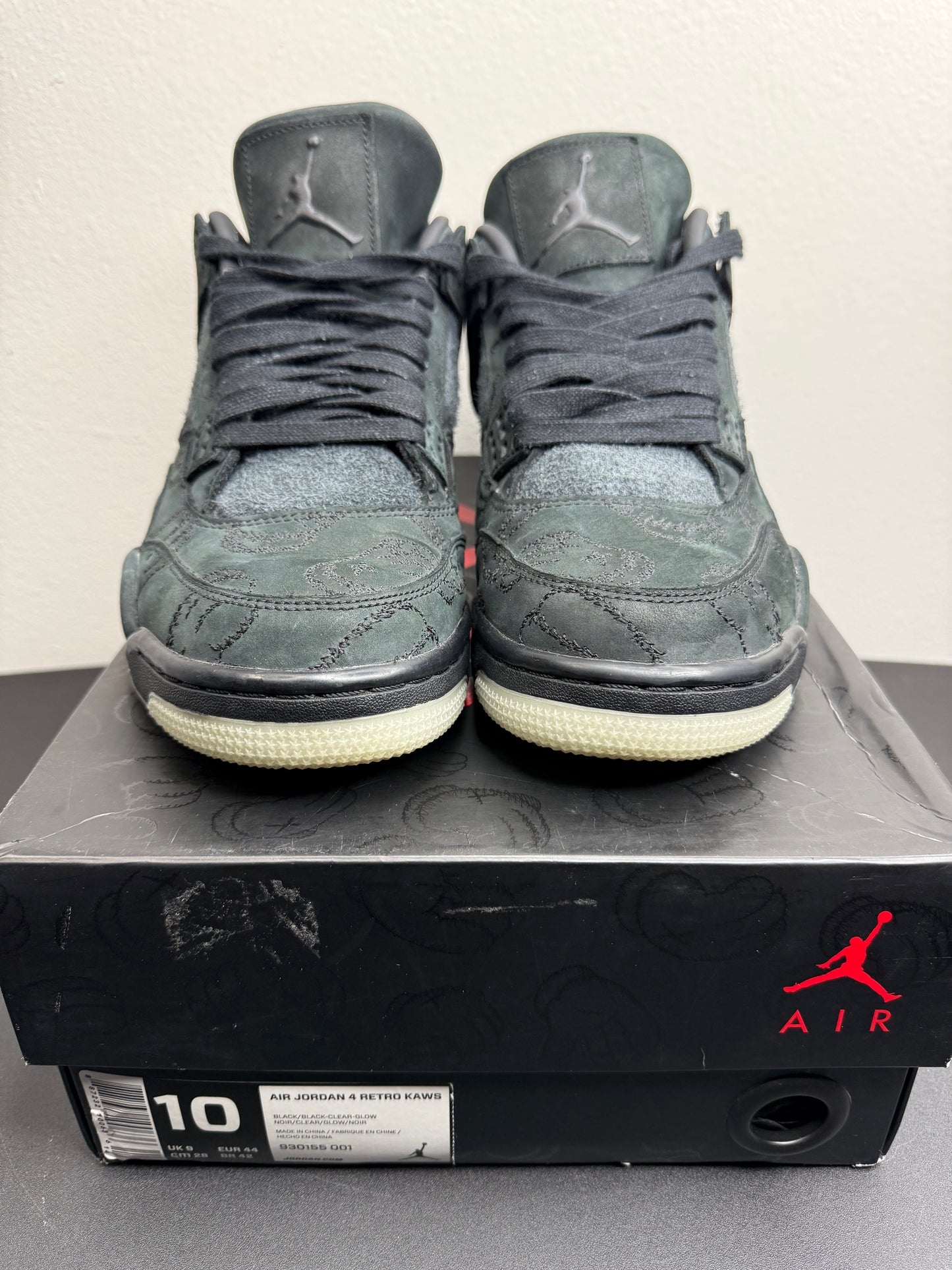 Air Jordan 4 Retro X KAWS (Black) (Preowned)