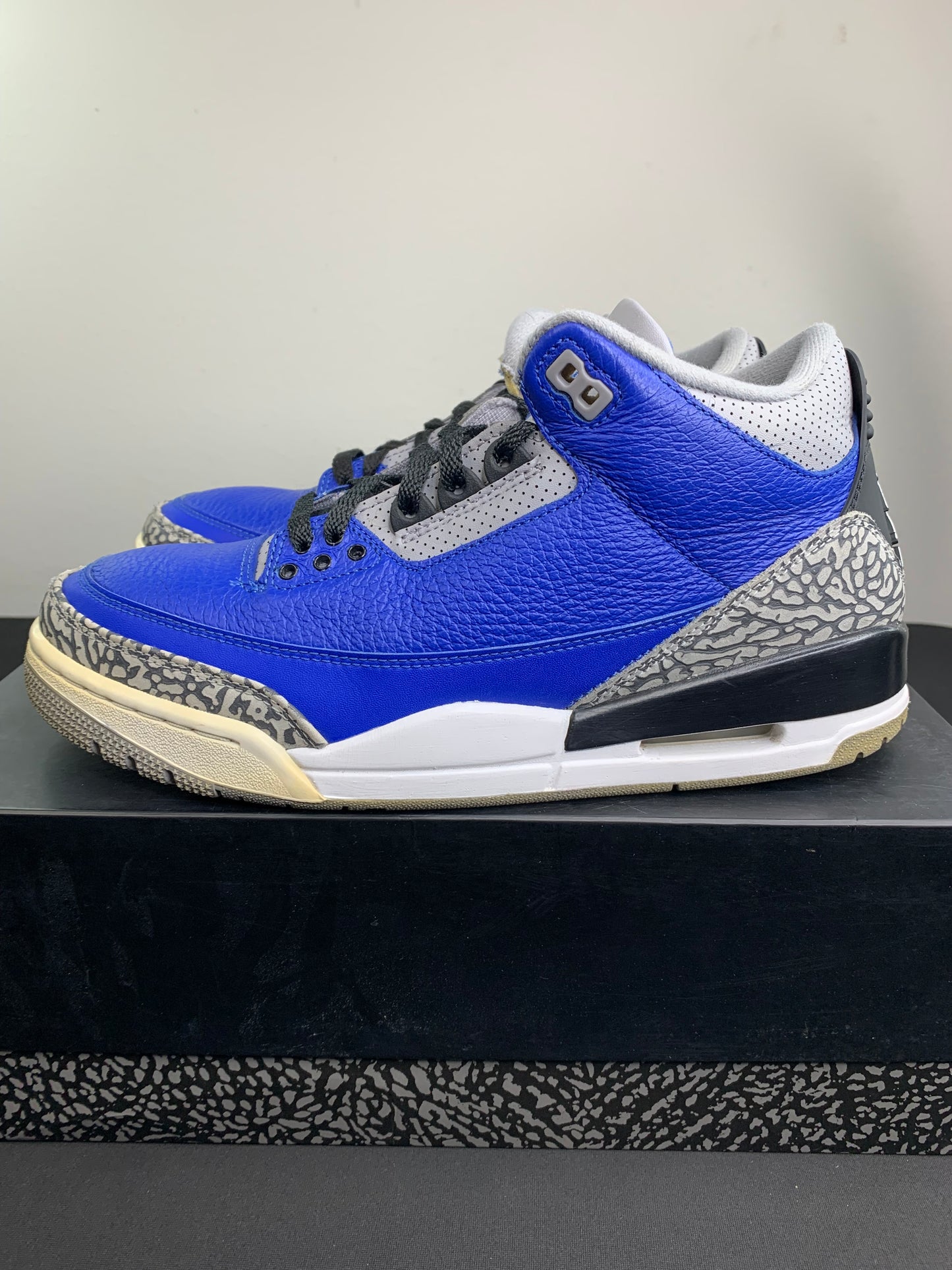 Air Jordan 3 Retro “Varsity Royal” (Preowned)