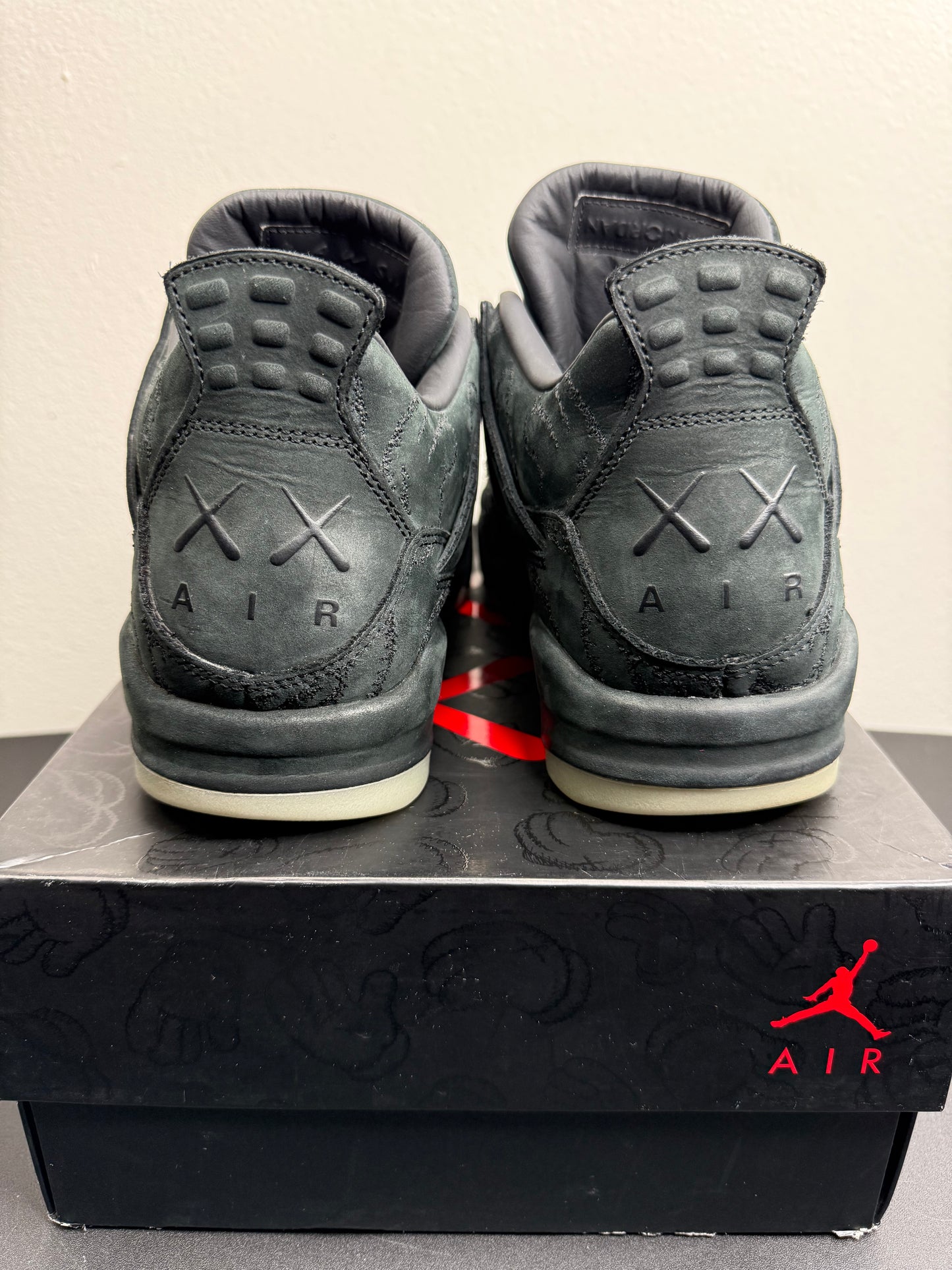 Air Jordan 4 Retro X KAWS (Black) (Preowned)