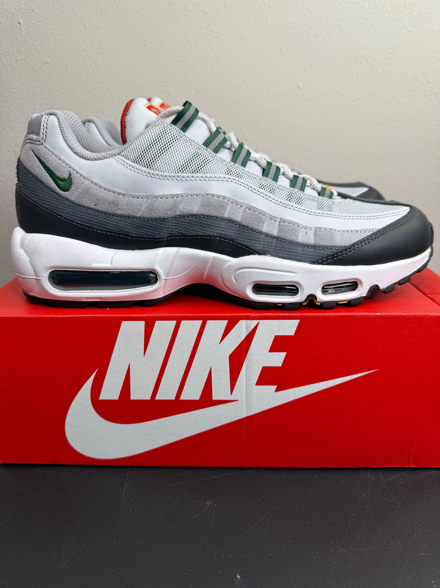 Nike Air Max 95 “Pure Platinum/Gorge Green” (Preowned)