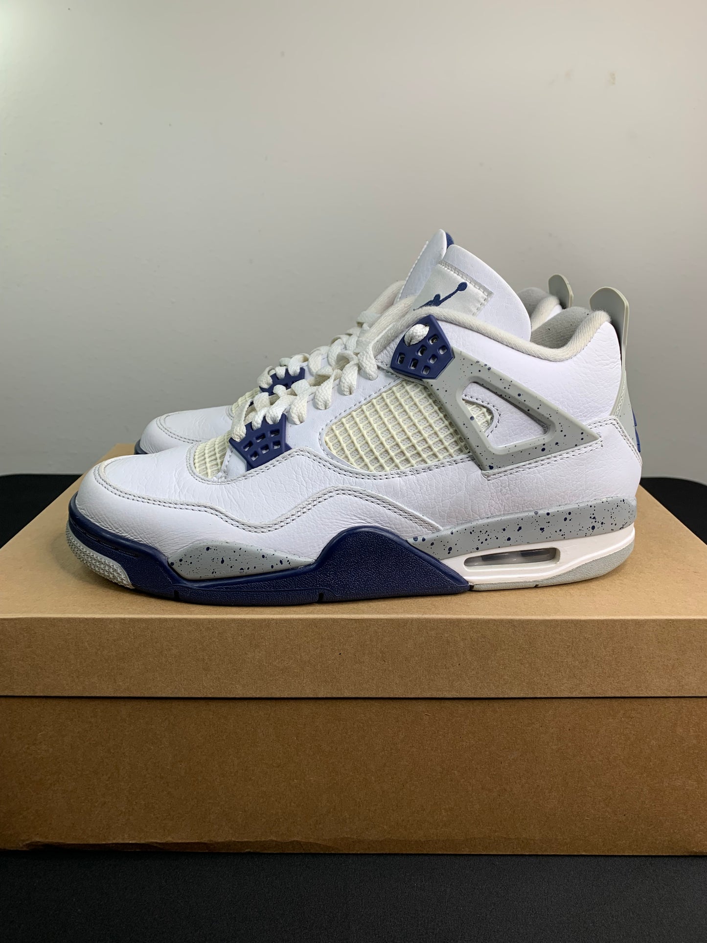 Air Jordan 4 Retro “Midnight Navy” (Preowned)