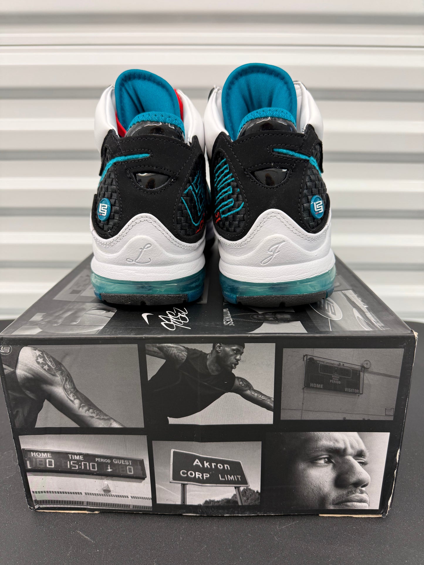 Nike LeBron 7 NFW “Red Carpet” (2019) (Preowned)