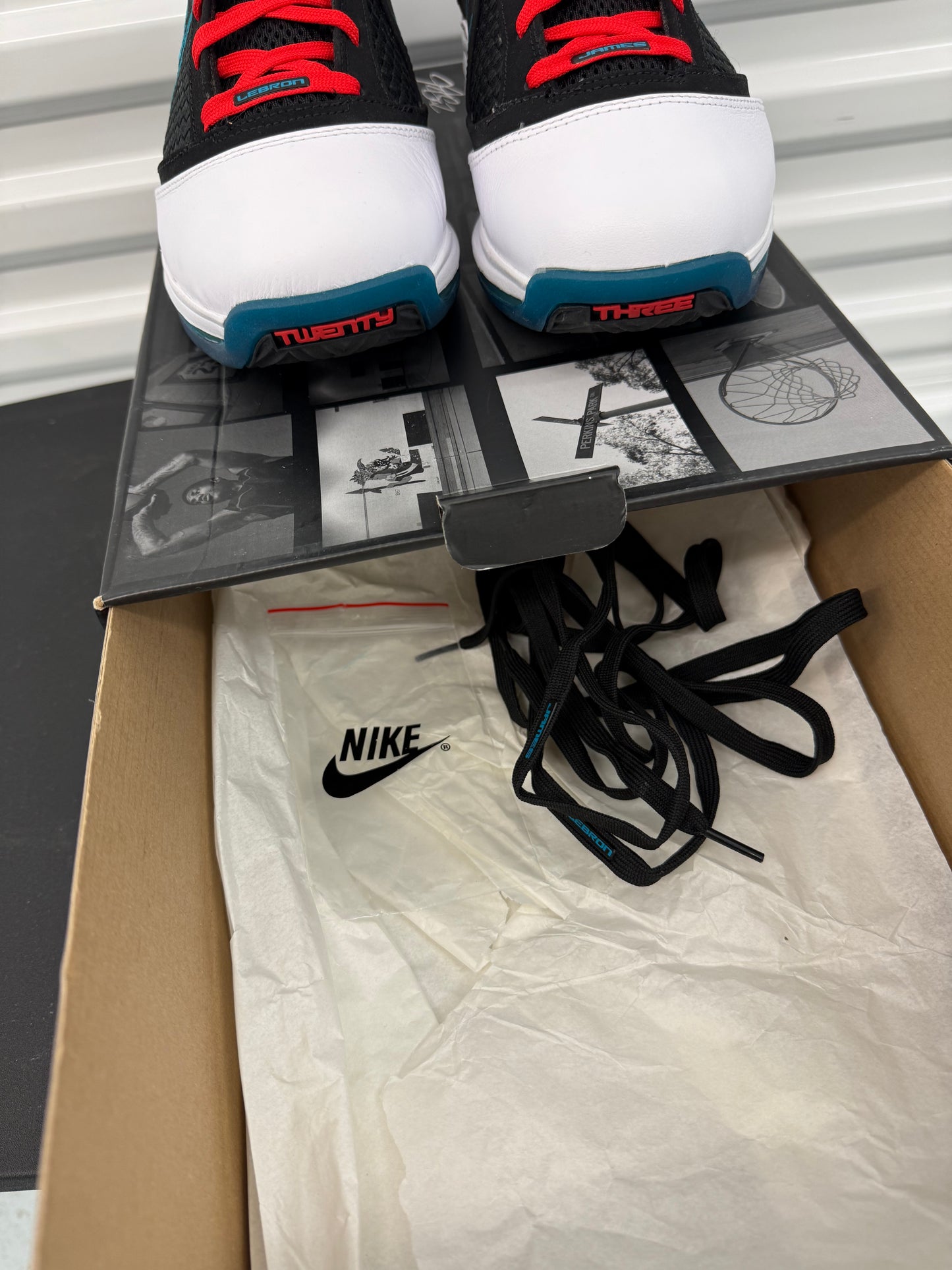 Nike LeBron 7 NFW “Red Carpet” (2019) (Preowned)