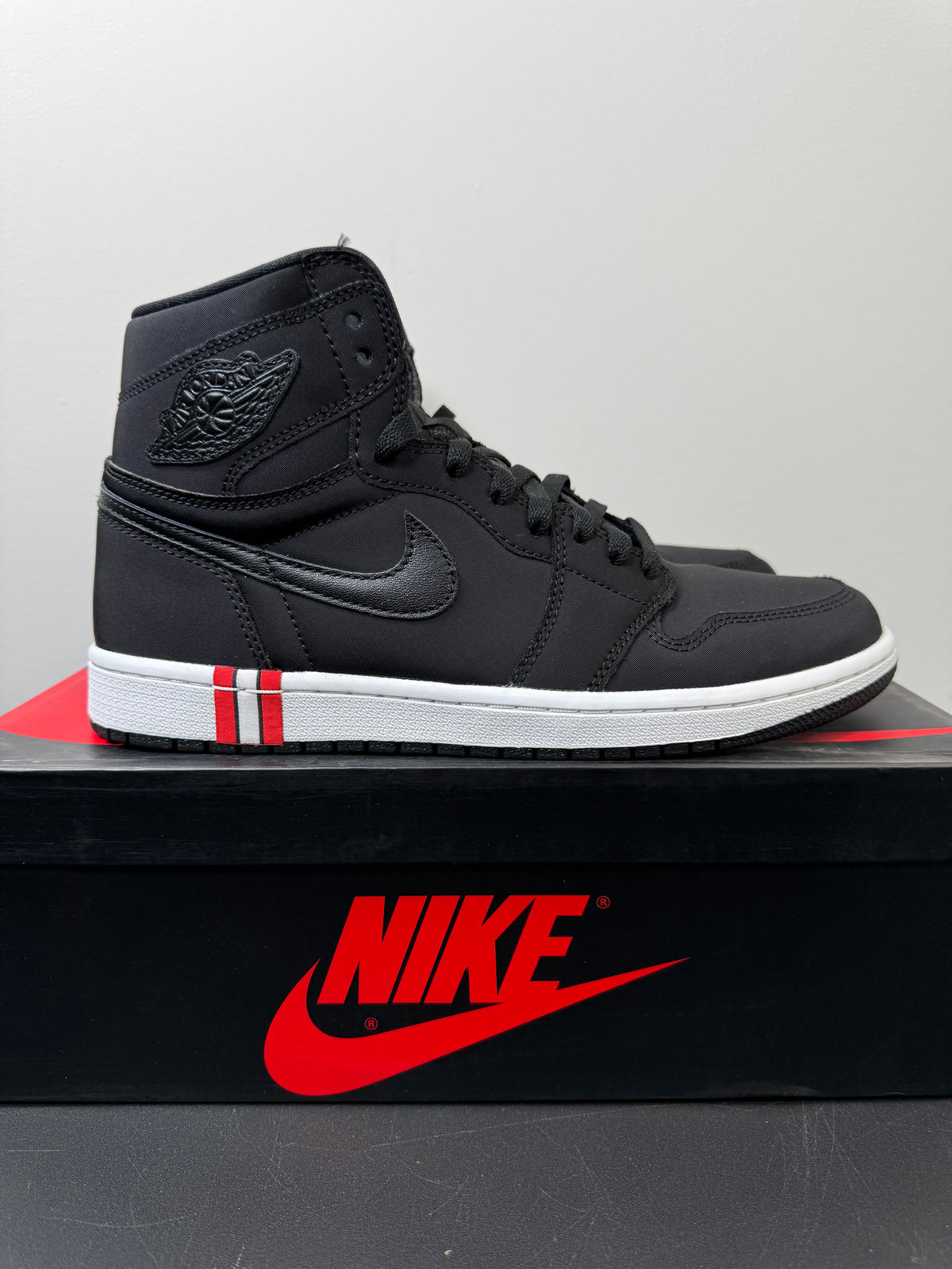Air Jordan 1 “Paris Saint Germain” (Very Lightly Worn)